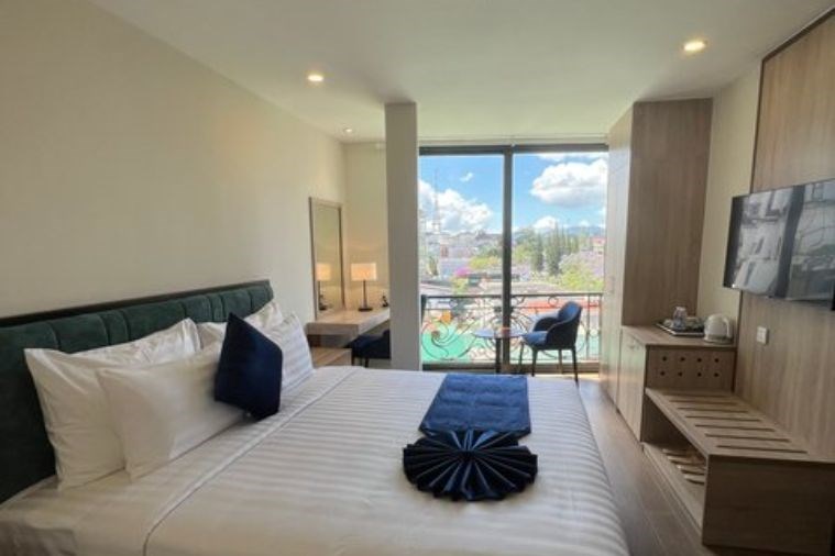 Queen Room City View